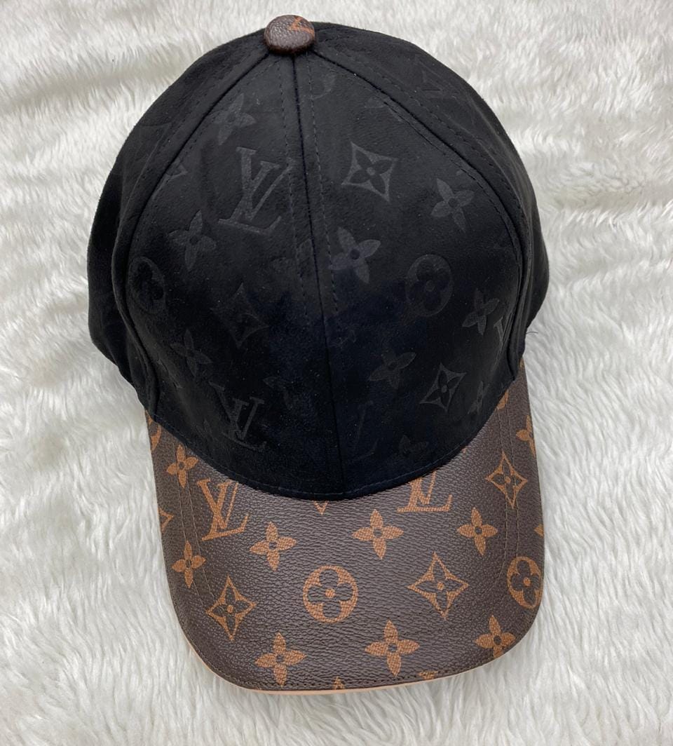Boné Silk Monogram LV