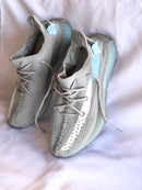 Tênis Adidas Yeezy Boost 350 v2