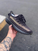 Tênis Adidas Yeezy Boost 350 v2