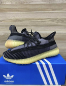 Tênis Adidas Yeezy Boost 350 v2