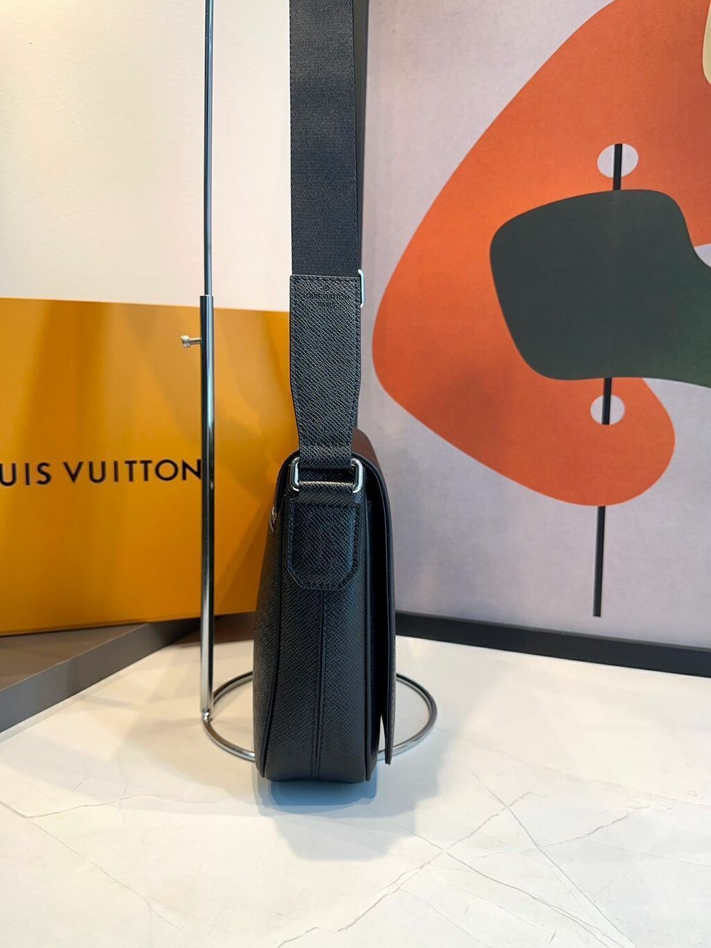 Shoulder Bag District