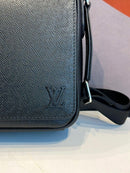Shoulder Bag District
