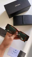 Óculos de sol Prada Eyewear Rectangular 09ZS