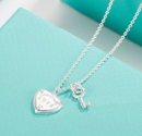 Colar Tiffany & Co. Pendente de Coração com Chave